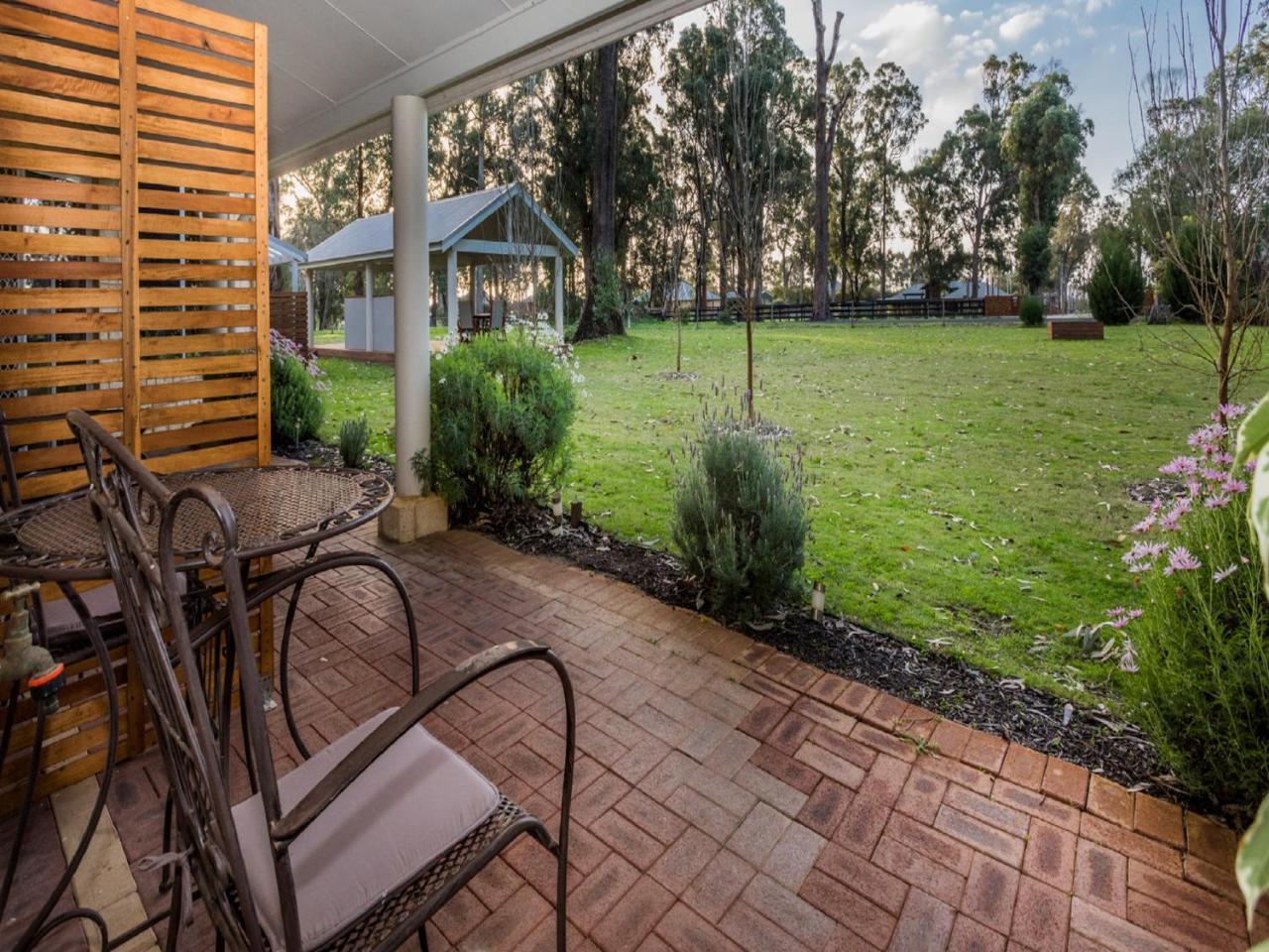 Inn The Tuarts Guest Lodge Busselton Accommodation - Adults Only Extérieur photo